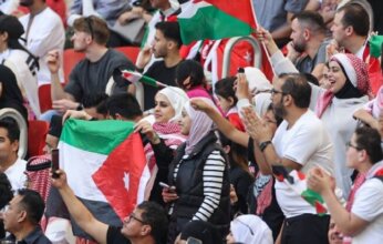 رئيس الوزراء الأردني يقرر تأخير بدء الدوام الرسمي الصباحي خلال مباريات «النشامى» بكأس العالم