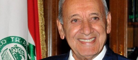 نبيه بري يشيد بالتفاهم الأمريكي الإيراني ويثمن دور الدول العربية في إنجازه نبيه بري يشيد بالتفاهم الأمريكي الإيراني ويثمن دور الدول العربية في إنجازه