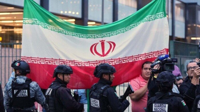 قلق ببعثة إيران بعد العثور على جثة داخل سياراة