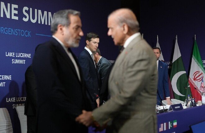 الوفد الإيراني يعود إلى طهران بعد 18 ساعة من المفاوضات مع الجانب الأمريكي الوفد الإيراني يعود إلى طهران بعد 18 ساعة من المفاوضات مع الجانب الأمريكي