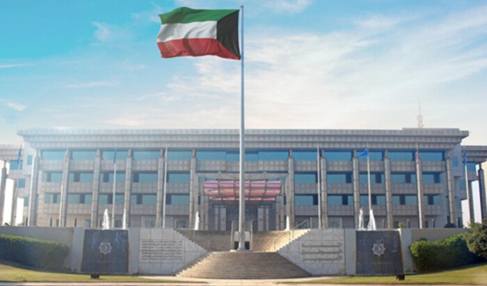 وزير الداخلية بالكويت: تشكيل لجنة تحقيق فورية بشأن هروب 3 نزلاء من المؤسسات الإصلاحية وزير الداخلية بالكويت: تشكيل لجنة تحقيق فورية بشأن هروب 3 نزلاء من المؤسسات الإصلاحية