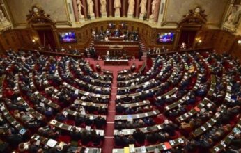 البرلمان الفرنسي يوافق على زيادة منح الطلاب الاجتماعية.. التفاصيل الكاملة
