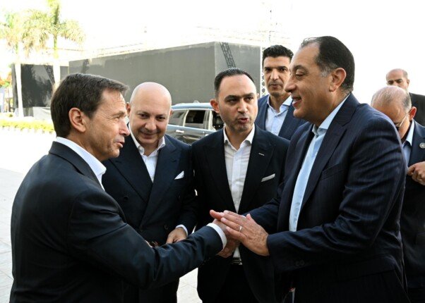 بث مباشر.. رئيس الوزراء المصري يفتتح خط الإنتاج الجديد للسيارة "ماجنايت" بشركة نيسان بث مباشر.. رئيس الوزراء المصري يفتتح خط الإنتاج الجديد للسيارة "ماجنايت" بشركة نيسان