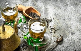 الشاي الأخضر يعزز صحة القلب والدماغ ويساهم في إبطاء الشيخوخة