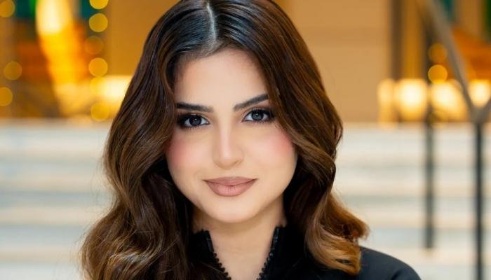 حلا الترك تكشف أسرار سنوات الغياب.. وتوضح حقيقة اتهامها في أزمة والدتها حلا الترك تكشف أسرار سنوات الغياب.. وتوضح حقيقة اتهامها في أزمة والدتها