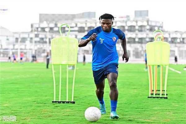 الزمالك ينهي أزمة مستحقات البنيني سامسون أكينيولا الزمالك ينهي أزمة مستحقات البنيني سامسون أكينيولا