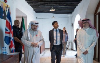 سفير المملكة المتحدة قدسي رشيد يزور «بيت ديكسون»