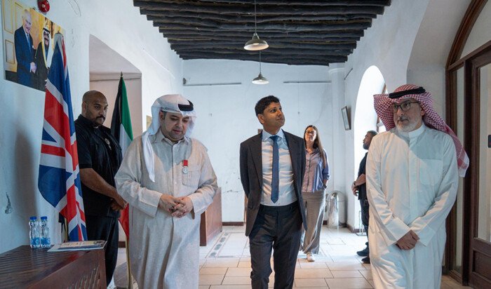 سفير المملكة المتحدة قدسي رشيد يزور «بيت ديكسون» سفير المملكة المتحدة قدسي رشيد يزور «بيت ديكسون»