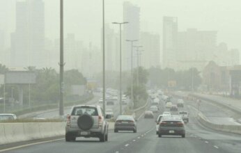 "الأرصاد الكويتية": انحسار موجة الغبار وتحسن الرؤية تدريجياً خلال ساعات الليل