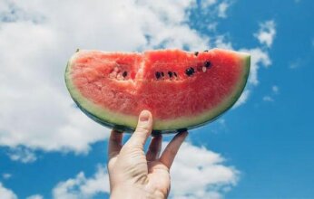 دراسة حديثة تنصف البطيخ.. فوائد صحية تتحدى المفاهيم الغذائية الشائعة