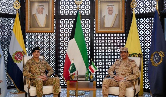 رئيس الأركان العامة للجيش الكويتي يبحث مع مدير عمليات الجيش الباكستاني تعزيز التعاون العسكري رئيس الأركان العامة للجيش الكويتي يبحث مع مدير عمليات الجيش الباكستاني تعزيز التعاون العسكري