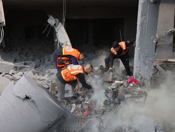 شهيدان وعدد من الجرحى في قصف إسرائيلي استهدف مواطنين جنوب قطاع غزة شهيدان وعدد من الجرحى في قصف إسرائيلي استهدف مواطنين جنوب قطاع غزة