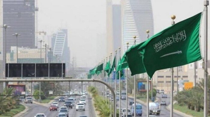 طقس السعودية المتوقع اليوم الجمعة.. رياح مثيرة للأتربة على 7 مناطق وفرص لأمطار رعدية طقس السعودية المتوقع اليوم الجمعة.. رياح مثيرة للأتربة على 7 مناطق وفرص لأمطار رعدية