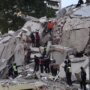 ارتفاع ضحايا زلزالي فنزويلا إلى 589 قتيلاً و50 ألف مفقود تحت الأنقاض.. وسباق مع الزمن للعثور على ناجين