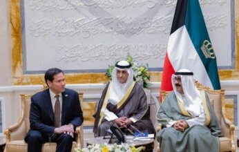 أمير الكويت يستقبل وزير الخارجية الأمريكي والوفد الرسمي المرافق له خلال زيارته الرسمية للبلاد