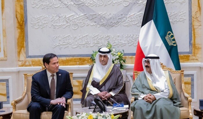 أمير الكويت يستقبل وزير الخارجية الأمريكي والوفد الرسمي المرافق له خلال زيارته الرسمية للبلاد