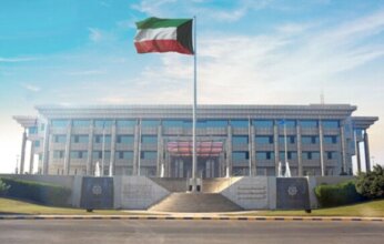 الداخلية الكويتية: وفاة أحد المسافرين وإصابة عاملين ومسافرين آخرين جراء العدوان الإيراني على مطار الكويت الدولي