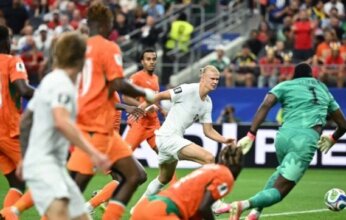 هالاند يقود منتخب بلاده لدور الـ 16 بكأس العالم