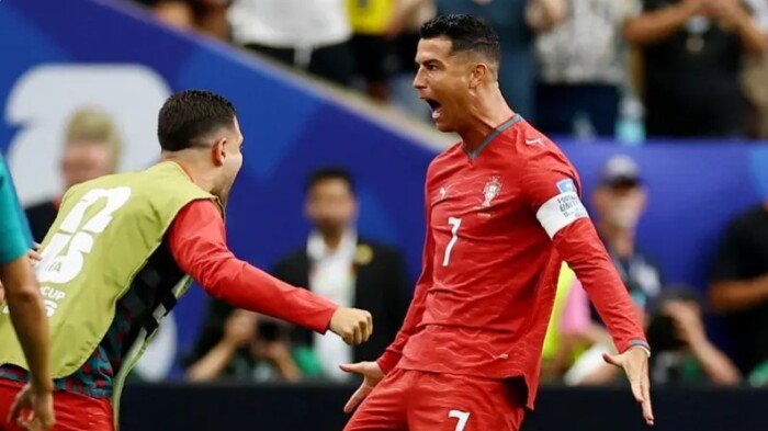 رونالدو يزيح "ميسي" من صداره ترتيب هدافي كأس العالم رونالدو يزيح "ميسي" من صداره ترتيب هدافي كأس العالم