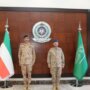 الكويت.. رئيس الأركان العامة للجيش يبحث مع نظيره السعودي تطوير التعاون العسكري والدفاعي بين البلدين 2 khaligyoun65738