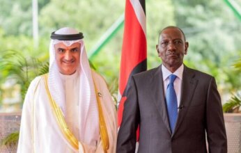 سفير الكويت في نيروبي أنس معرفي يقدّم أوراق اعتماده إلى رئيس كينيا