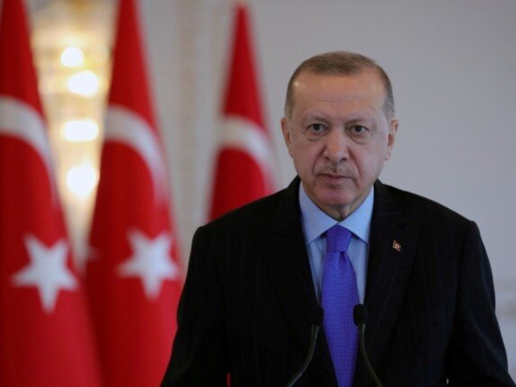 أردوغان: الهجمات الإسرائيلية على سوريا ولبنان أصبحت تشكل تهديدًا مباشرًا لتركيا أردوغان: الهجمات الإسرائيلية على سوريا ولبنان أصبحت تشكل تهديدًا مباشرًا لتركيا