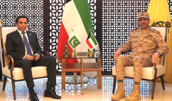 الكويت وباكستان تبحثان سبل تطوير وتعزيز التعاون العسكري الكويت وباكستان تبحثان سبل تطوير وتعزيز التعاون العسكري