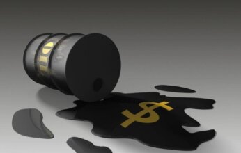 أسعار النفط يهبط لأدنى مستوياته منذ مارس وسط توقعات بعودة الإمدادات عبر مضيق هرمز