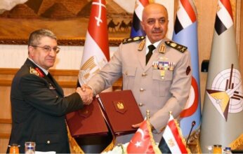 مصر وتركيا تبحثان تعزيز التعاون العسكري وتنسيق الجهود في القضايا المشتركة