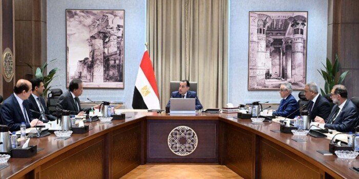 مصر.. رئيس الوزراء يُتابع إجراءات إحكام وتعزيز الرقابة على مصانع إنتاج الأغذية مصر.. رئيس الوزراء يُتابع إجراءات إحكام وتعزيز الرقابة على مصانع إنتاج الأغذية