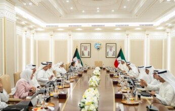 مجلس الوزراء الكويتي يرحب بالتفاهم الأمريكي الإيراني ويشيد بجهود قطر وباكستان