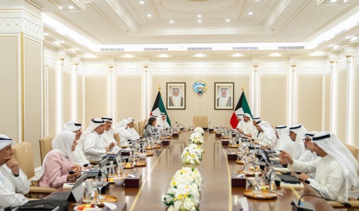 مجلس الوزراء الكويتي يرحب بالتفاهم الأمريكي الإيراني ويشيد بجهود قطر وباكستان