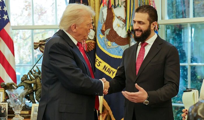 الرئيس الأمريكي ترامب: أقترب من تسليم ملف «حزب الله» إلى الشرع.. إسرائيل عاجزة عن القضاء عليه الرئيس الأمريكي ترامب: أقترب من تسليم ملف «حزب الله» إلى الشرع.. إسرائيل عاجزة عن القضاء عليه