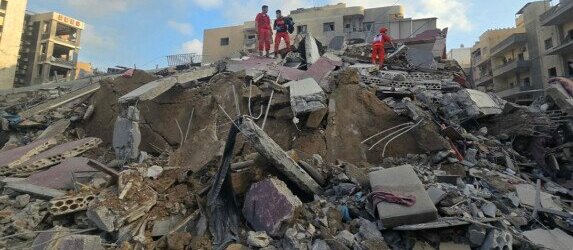 وزارة الصحة اللبنانية: ارتفاع حصيلة ضحايا العدوان الإسرائيلي إلى 4211 قتيلاً و12173 جريحاً وزارة الصحة اللبنانية: ارتفاع حصيلة ضحايا العدوان الإسرائيلي إلى 4211 قتيلاً و12173 جريحاً