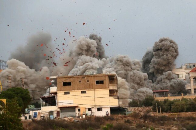 تصعيد إسرائيلي واسع في جنوب لبنان يخلف 16 قتيلاً ويطال عدة بلدات تصعيد إسرائيلي واسع في جنوب لبنان يخلف 16 قتيلاً ويطال عدة بلدات