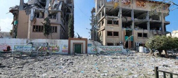 "التعليم الفلسطينية" تكشف عن استشهاد أكثر من 21 ألف طالب ومعلم في غزة والضفة منذ أكتوبر 2023 "التعليم الفلسطينية" تكشف عن استشهاد أكثر من 21 ألف طالب ومعلم في غزة والضفة منذ أكتوبر 2023