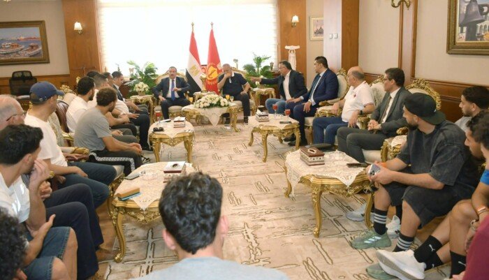 محافظ بورسعيد يستقبل مجلس إدارة النادي المصري واللاعبين أبطال كأس عاصمة مصر 1 khaligyoun90478
