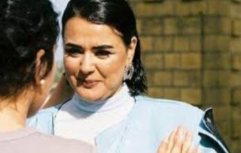 الفنانة دينا الوديدي تحسم الجدل: تحرك قانوني ضد الشائعات وإلغاء حفلها بعد وفاة والدها