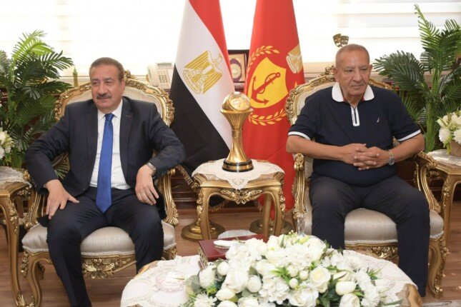 محافظ بورسعيد يستقبل مجلس إدارة النادي المصري واللاعبين أبطال كأس عاصمة مصر محافظ بورسعيد يستقبل مجلس إدارة النادي المصري واللاعبين أبطال كأس عاصمة مصر