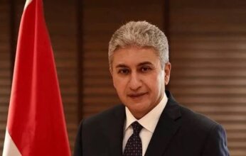 وزير السياحة يبحث في باريس مع كبرى الشركات الفرنسية زيادة الحركة السياحية إلى مصر