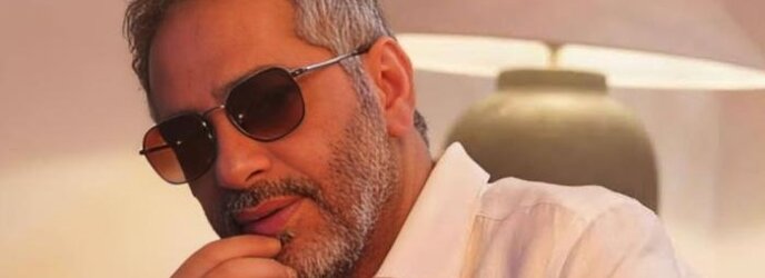 شاهد.. أول ظهور للفنان فضل شاكر أثناء قص شعره بعد إخلاء سبيله في لبنان
