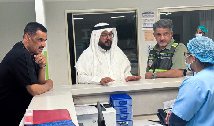وكيل وزارة الصحة الكويتية يتفقد المنشآت الطبية بعد انقطاع الكهرباء ويؤكد استمرار الخدمات دون تأثر وكيل وزارة الصحة الكويتية يتفقد المنشآت الطبية بعد انقطاع الكهرباء ويؤكد استمرار الخدمات دون تأثر