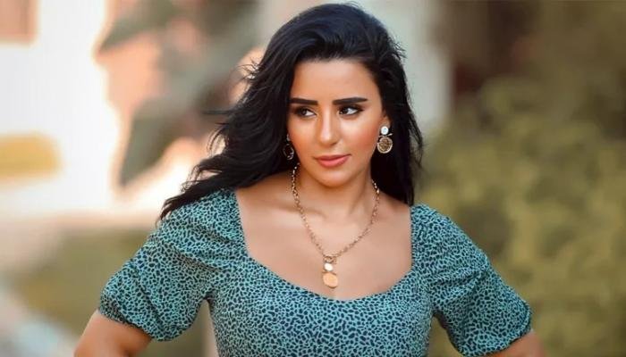الفنانة إيمان سلامة تنعى والدها بكلمات مؤثرة وتطلب الدعاء له الفنانة إيمان سلامة تنعى والدها بكلمات مؤثرة وتطلب الدعاء له