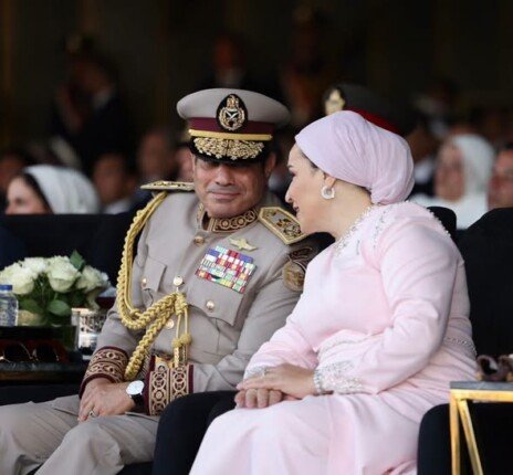 صور جديدة.. السيدة انتصار السيسي من مقر القيادة الاستراتيجية.. : لحظة فخر وحب صور جديدة.. السيدة انتصار السيسي من مقر القيادة الاستراتيجية.. : لحظة فخر وحب