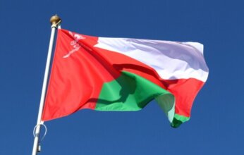 إيران تتهم واشنطن بعرقلة اتفاق مع سلطنة عُمان بشأن آلية عبور مضيق هرمز