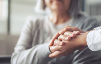 للمرة الأولى.. أمريكا توافق على علاج منزلي لمرض ألزهايمر في مراحله المبكرة