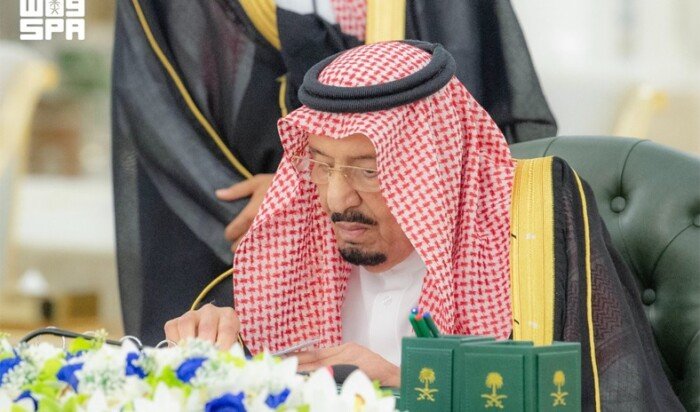 مجلس الوزراء السعودي يدين مزاعم الحوثيين بشأن حصار اليمن ويؤكد دعمه للكويت والبحرين والأردن مجلس الوزراء السعودي يدين مزاعم الحوثيين بشأن حصار اليمن ويؤكد دعمه للكويت والبحرين والأردن