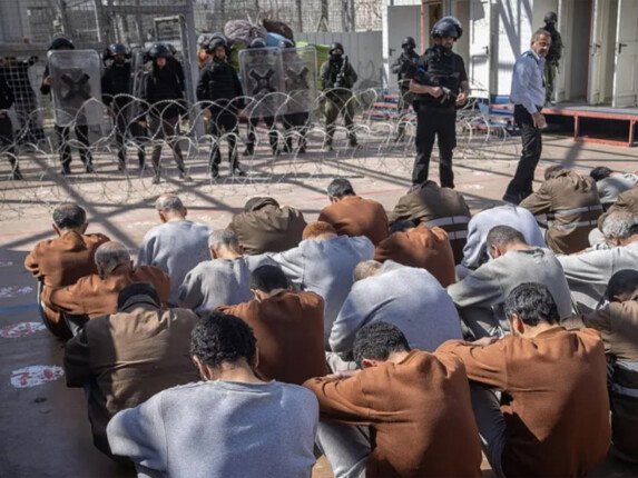 نادي الأسير الفلسطيني: الاحتلال يحول التعذيب بحق الأسرى إلى سياسة معلنة وأداة لترسيخ نهج الإبادة نادي الأسير الفلسطيني: الاحتلال يحول التعذيب بحق الأسرى إلى سياسة معلنة وأداة لترسيخ نهج الإبادة
