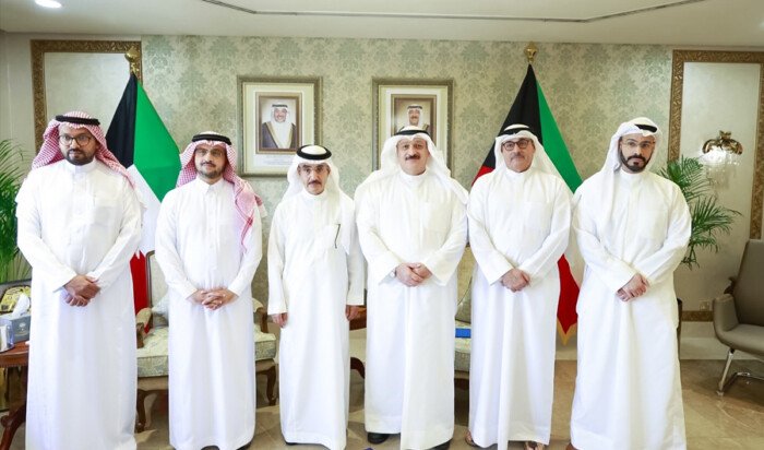 وزير الصحة الكويتي يبحث مع وفد جامعة الخليج العربي تعزيز التعاون الصحي والأكاديمي