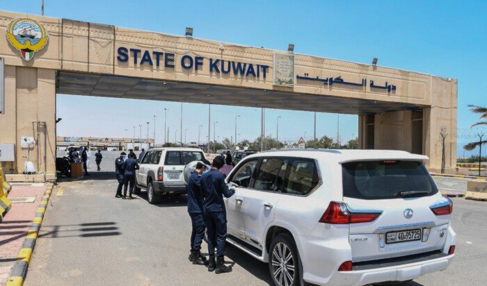 «الداخلية الكويتية»: لا يوجد ما يمنع مغادرة مركبات المواطنين عبر المنافذ حال وجود مخالفات غير مسددة «الداخلية الكويتية»: لا يوجد ما يمنع مغادرة مركبات المواطنين عبر المنافذ حال وجود مخالفات غير مسددة